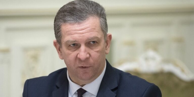 Заробитчан заставят декларировать доходы: министр Рева разъяснил важные моменты - today.ua