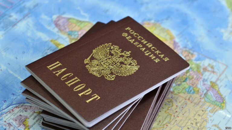 Українцям з Криму спростять процедуру отримання російського громадянства - today.ua