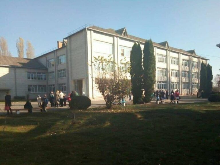 На Київщині учні отруїлися перцевим газом  - today.ua