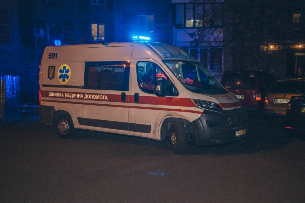 “Прийшла у гості та вистрибнула з вікна“: у Києві 29-річна жінка вчинила самогубство 