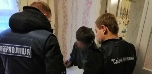 Батько-сутенер на Київщині ґвалтував доньок та знімав порнографічні відео  - today.ua