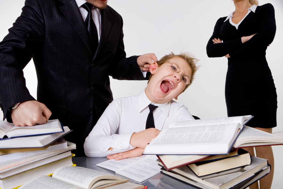 У Києві батьки гімназистів заявили про булінг з боку вчительки української мови - today.ua