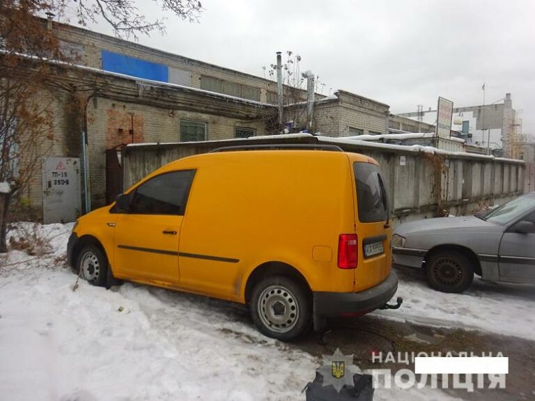 У Києві зловмисники намагались викрасти авто і побились з поліцейськими - today.ua
