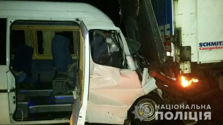 Под Киевом произошло два ДТП с участием маршруток: пострадали 15 пассажиров - today.ua