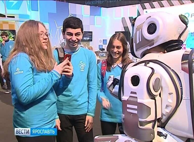Очередной фейк: россияне пытались выдать живого человека за “сверхразумного робота“ - today.ua