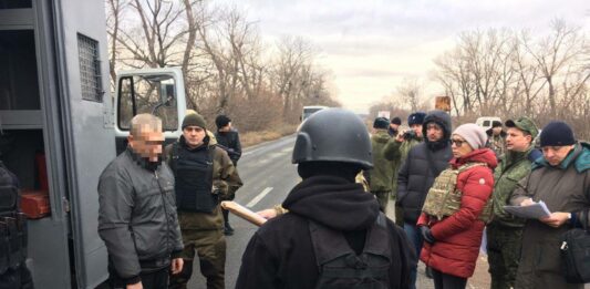 Боевики передали Украине 13 осужденных - today.ua