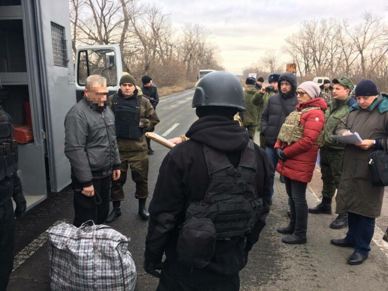 Боевики передали Украине 13 осужденных - today.ua