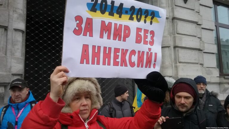 В России прошли пикеты с требованием освободить украинских моряков - today.ua