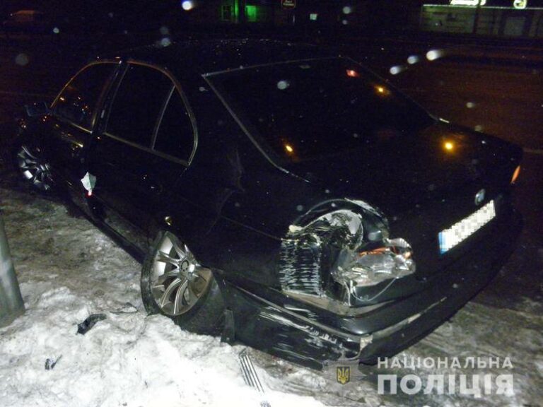 У столиці нетвереза жінка викрала BMW та потрапила у ДТП  - today.ua