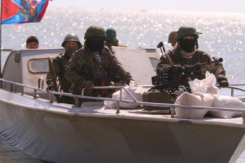 Бойовики "ДНР" створили міфічну флотилію в Азовському морі, - командувач ВМС України