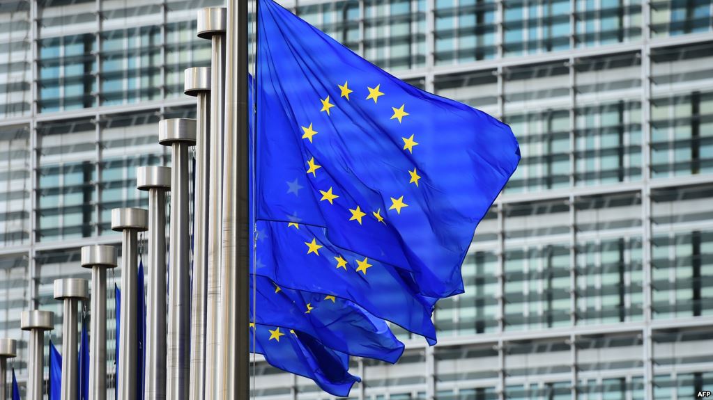 Еврокомиссия посоветовала Украине бороться с коррупцией и массовой миграцией