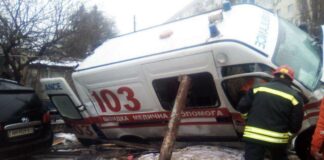В Житомире Hyundai таранил машину скорой помощи: пострадали шесть человек   - today.ua