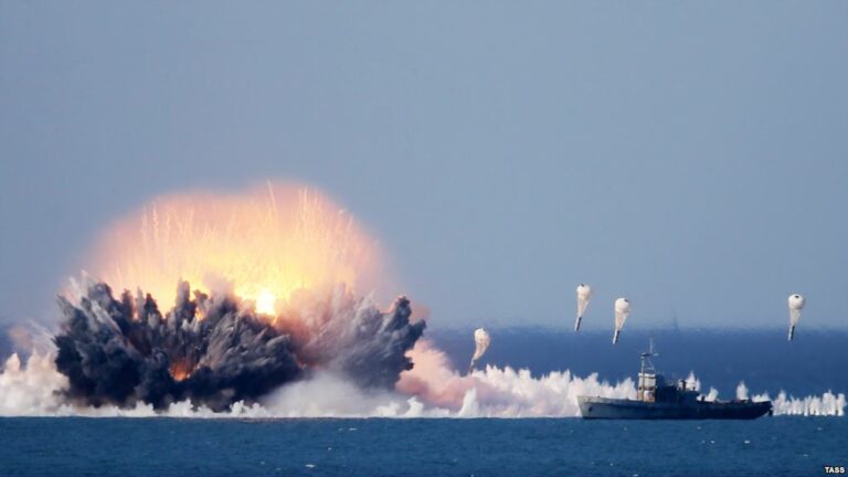 В окупованому Криму російські військові відпрацьовують ракетні удари по кораблям - today.ua