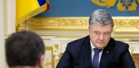 Зарплата гендиректора “Укрпочты“ поразила всю страну: Порошенко дал совет - today.ua