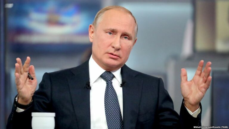 Путин объяснил, почему не отвечает на телефонные звонки Порошенко  - today.ua