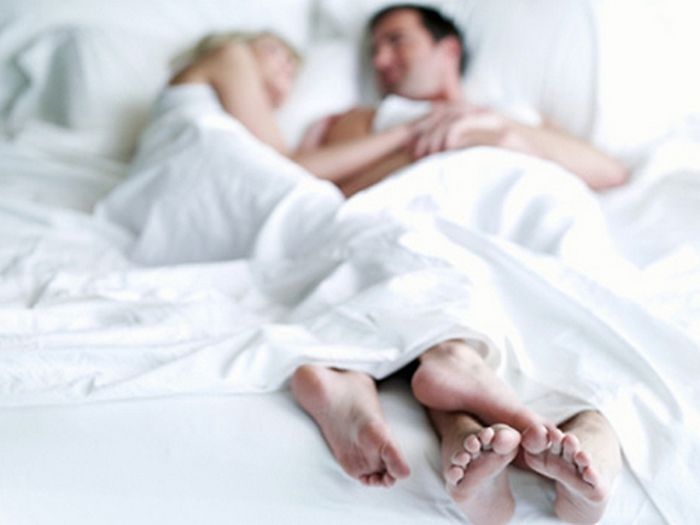 Ученые выяснили, как утренний секс влияет на работу - today.ua