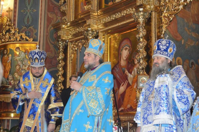Митрополитов Московского патриархата, которые приняли участие в Соборе, отлучили от русской церкви  - today.ua