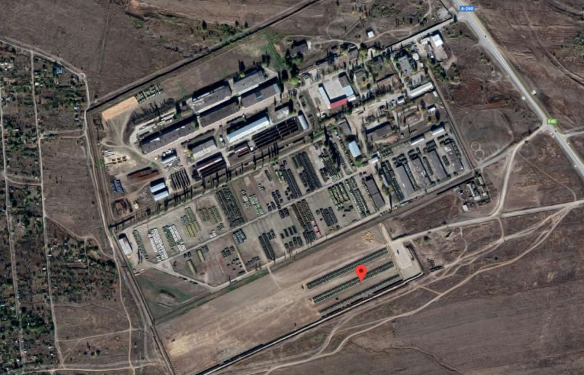 Спутник зафиксировал сотни российских танков возле границы с Украиной