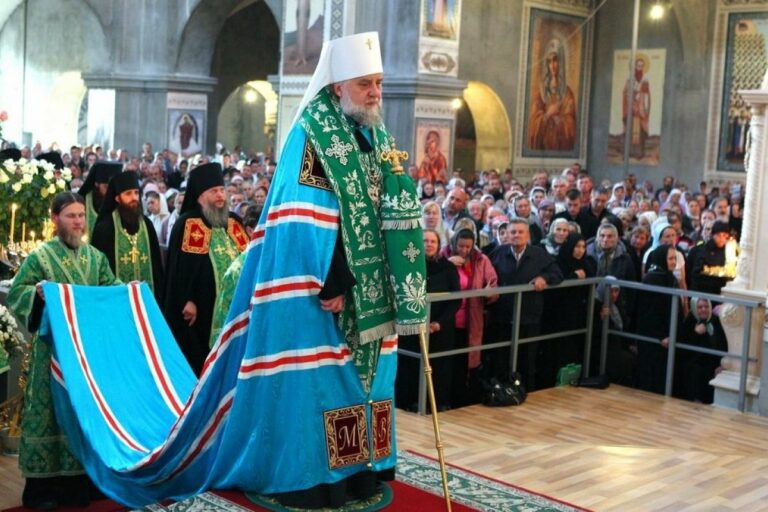 Митрополит Московского патриархата обратился за защитой к Порошенко - today.ua