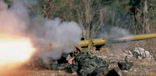 Украинские военные попали под обстрел в районе Гнутово - today.ua