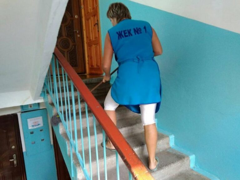 Мыть асфальт, лестницы и окна: Кабмин напомнил, что обязаны делать ЖЭКи - today.ua
