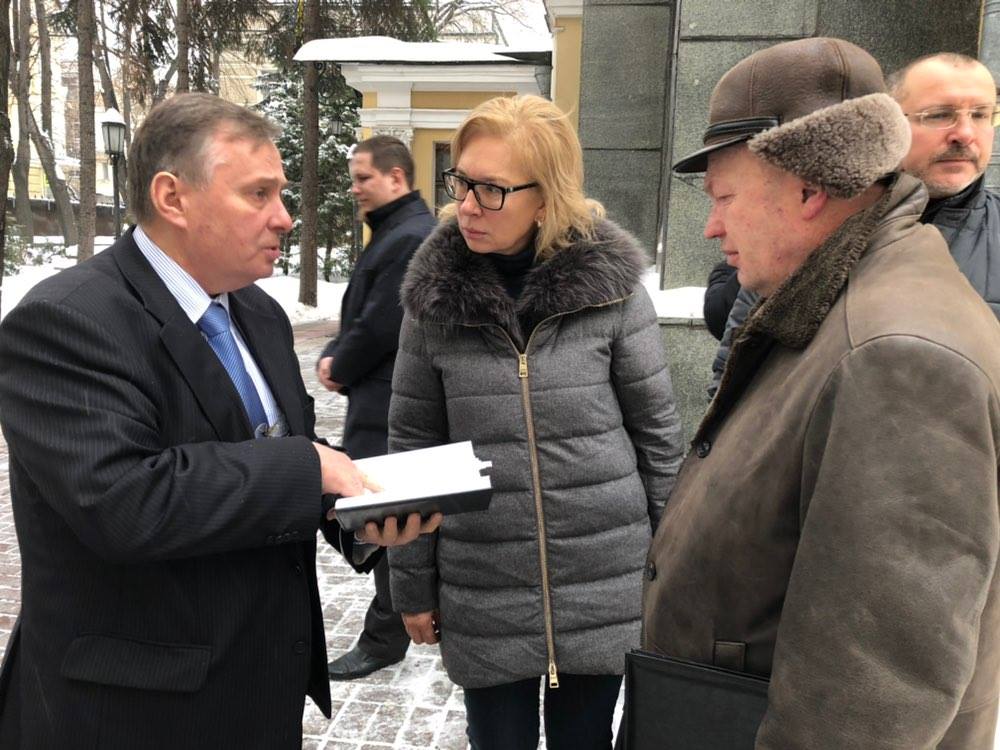 Омбудсмен Денісова і родичі українських моряків приїхали на суд до Москви