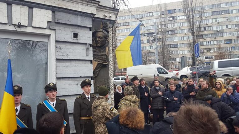 У Києві відкрили перший меморіальний барельєф Симону Петлюрі - today.ua