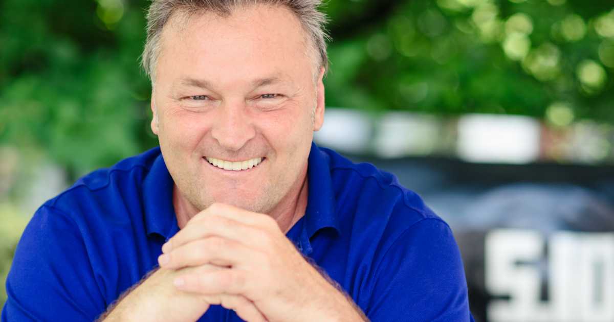 Еще один кандидат в президенты показал свою декларацию