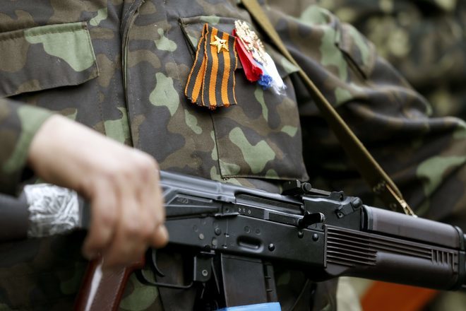 Боевики на Донбассе ввели ограничения для мужчин призывного возраста, - разведка  - today.ua
