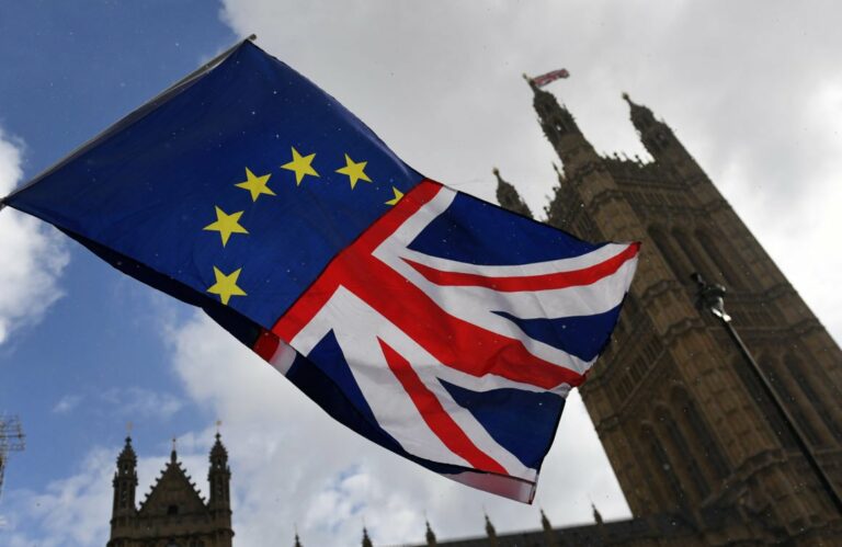 Парламент Британии провалил голосование за соглашение о выходе из ЕС  - today.ua