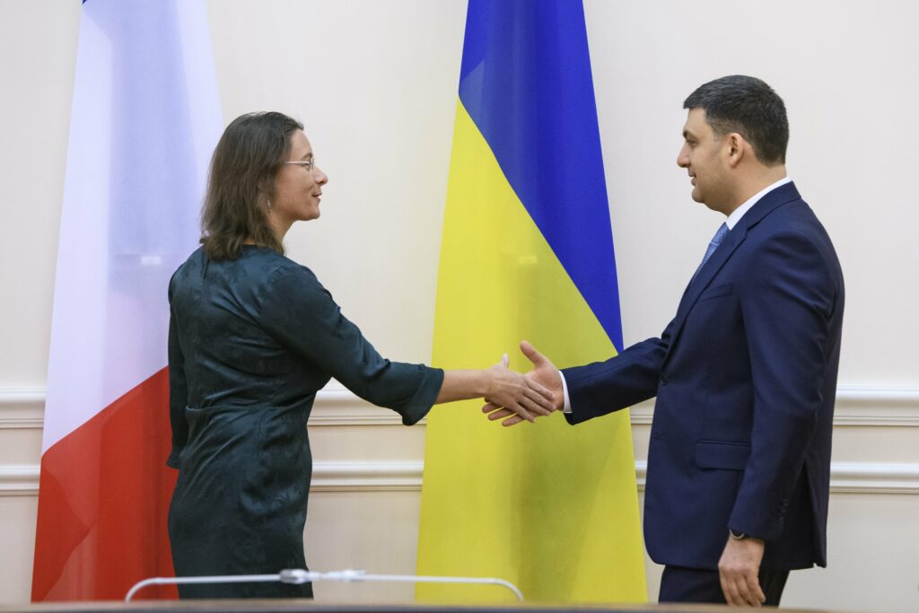 Україна та Франція підписали угоду про спільне відновлення водопостачання Маріуполя