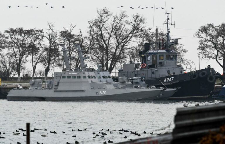 Украинским морякам в РФ хотят продлить арест на 3 месяца - today.ua