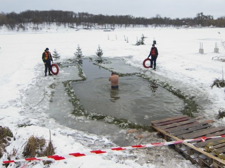 Водохреща 2019: медики розповіли про небезпеку купання в ополонці - today.ua