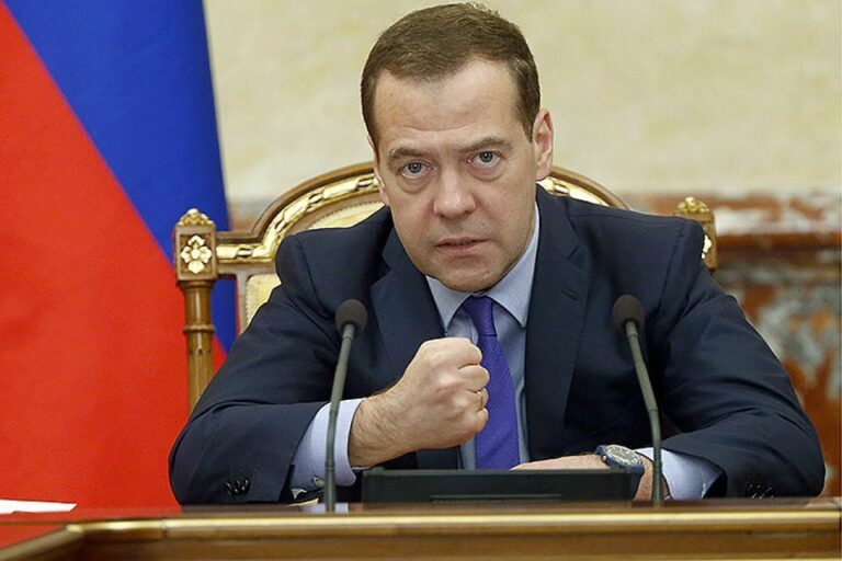 Провал России в космосе: Медведев устроил разнос чиновникам - today.ua