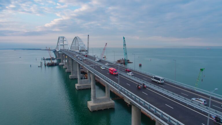 Украина не будет претендовать на Керченский мост после деоккупации Крыма  - today.ua