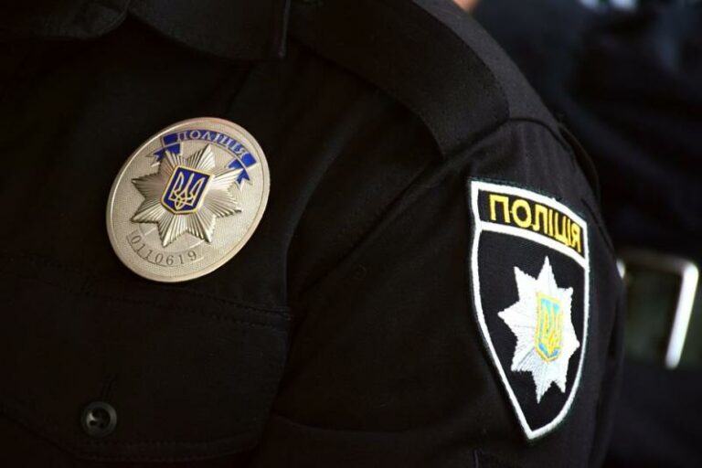 На Киевщине полицейского задержали на взятке в 2 тысячи долларов - today.ua