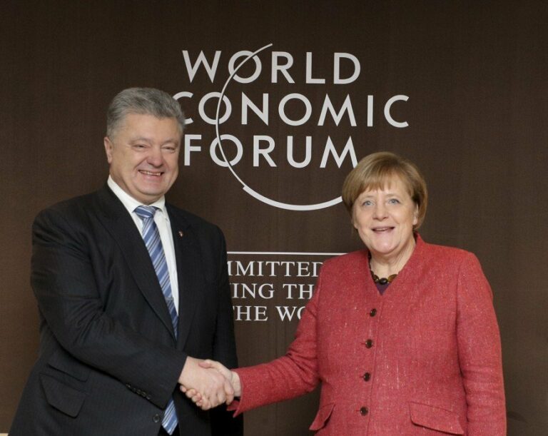 Меркель и Порошенко договорились продолжить давление на Россию: названа причина - today.ua