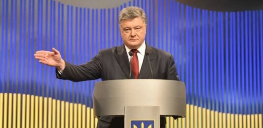 Порошенко подписал закон о переходе церковных общин в Православную церковь Украины - today.ua