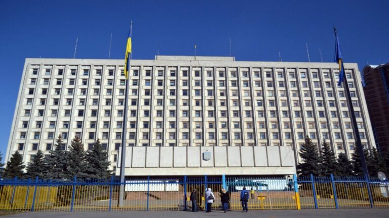 ЦВК відмовилась зареєструвати ще одного із кандидатів у президенти: названо причину - today.ua