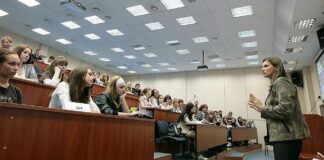 Зарплаты преподавателей вузов выросли на 20% - today.ua