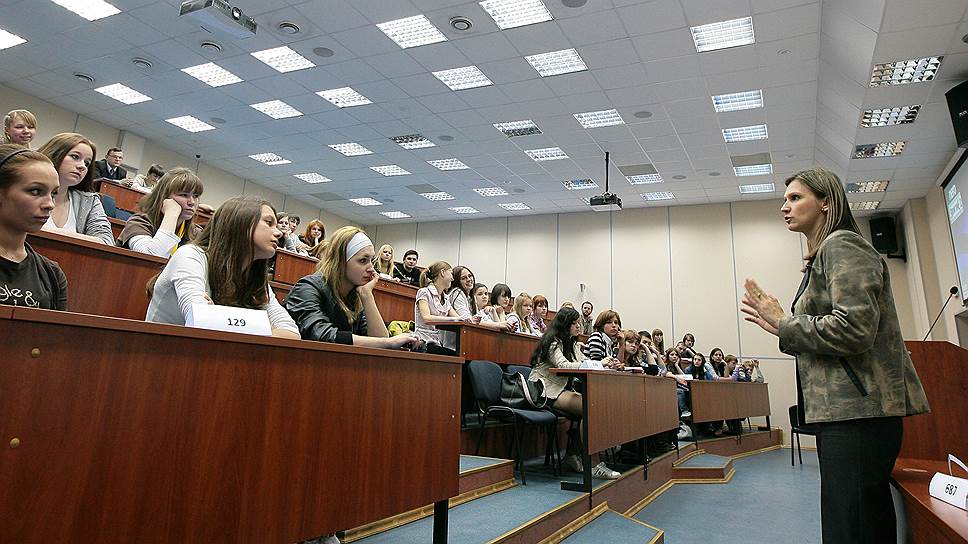 Зарплаты преподавателей вузов выросли на 20%