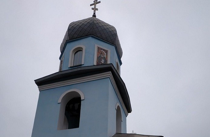 На Дніпропетровщині невідомі закидали “коктейлями Молотова“ церкву УПЦ МП (фото) - today.ua