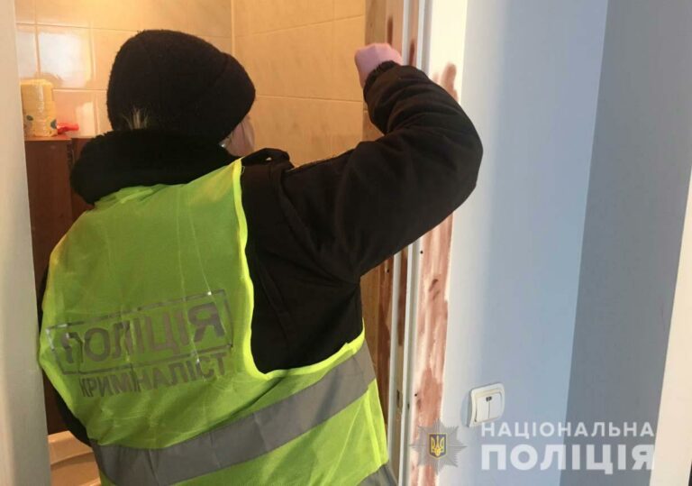 Двое юношей в Ровно ограбили партийный офис кандидата в президенты  - today.ua