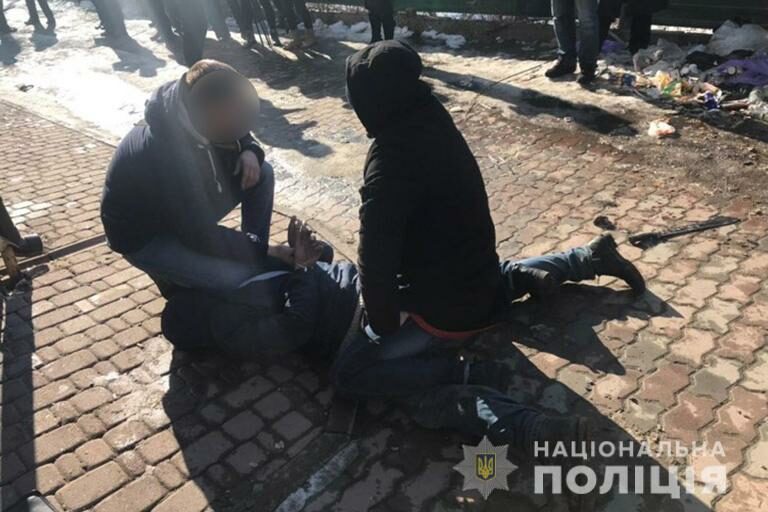 На Прикарпатті чоловік обстріляв радіостанцію та поранив поліцейського - today.ua