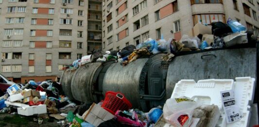 Оккупированный Донецк завален мусором - today.ua