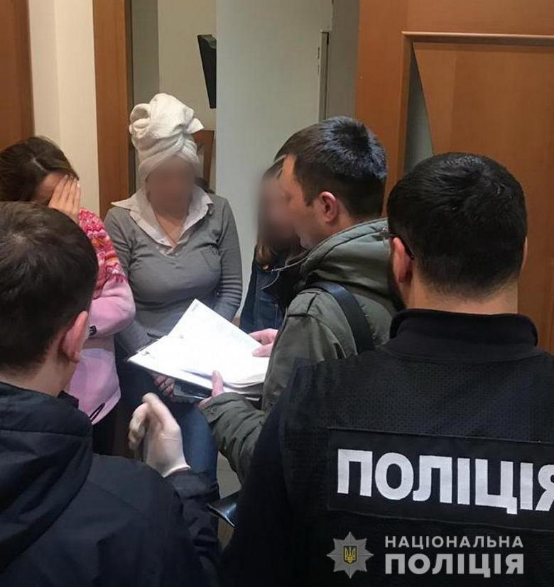 В Киеве разоблачили очередной бордель, замаскированный под “массажный салон“
