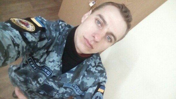 Виголив герб на потилиці і шокує персонал СІЗО: адвокат розповіла новини про українських моряків