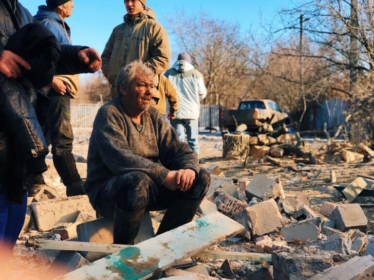 Боевики уничтожили российским снарядом дом 70-летнего жителя Донбасса - today.ua