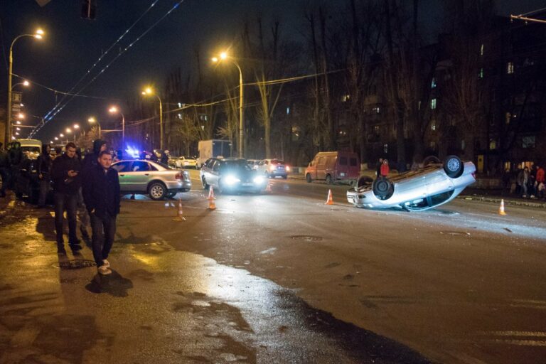 В Киеве “евробляха“ устроила ДТП: есть пострадавшие - today.ua