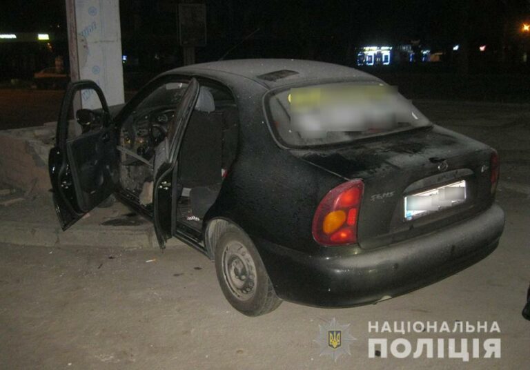 У Запоріжжі чоловік вдарив ножем таксиста і викрав його авто - today.ua